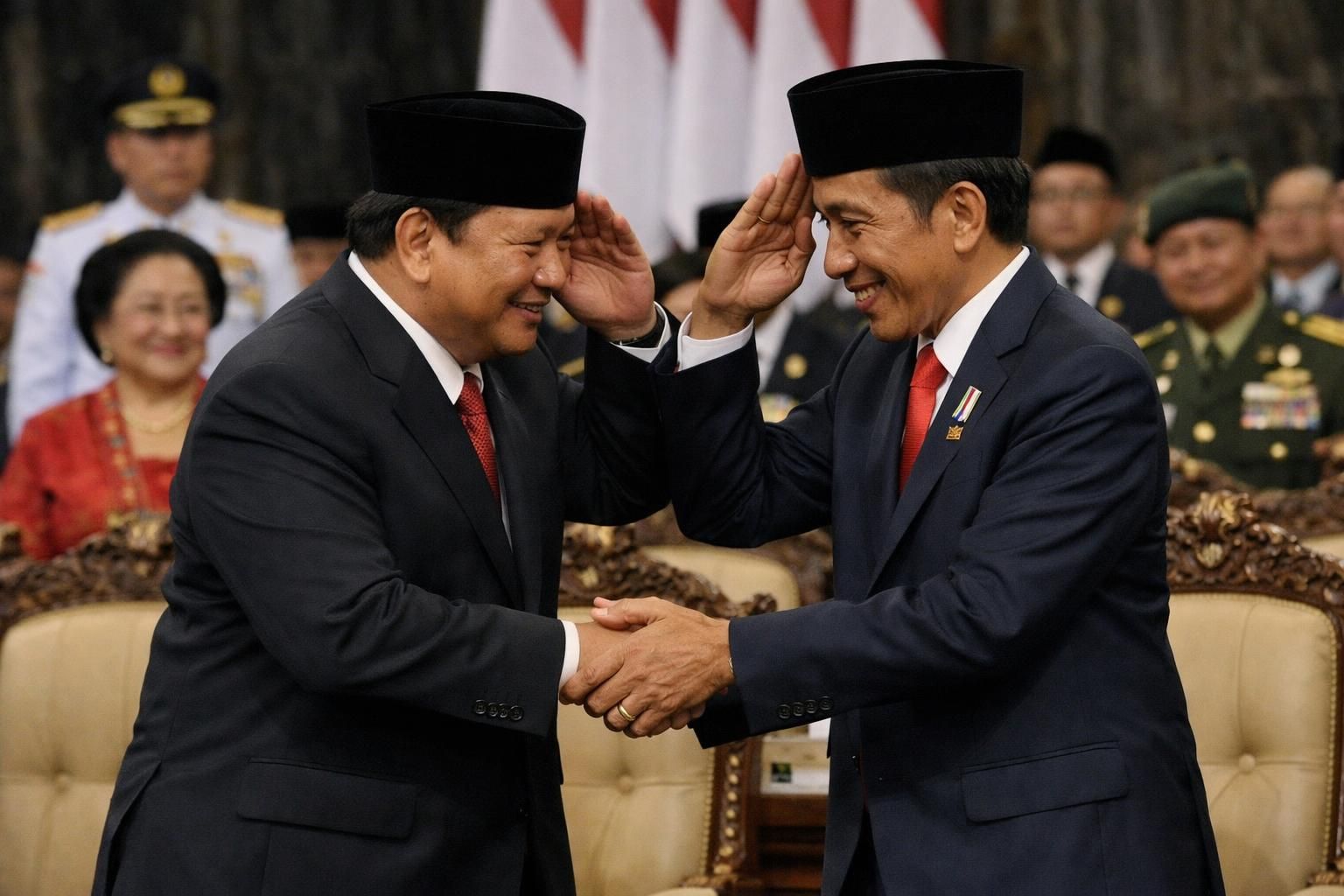 setelah pidato, prabowo menyapa dan memberikan hormat kepada jokowi sebagai tanda penghormatan dan kekompakan.
